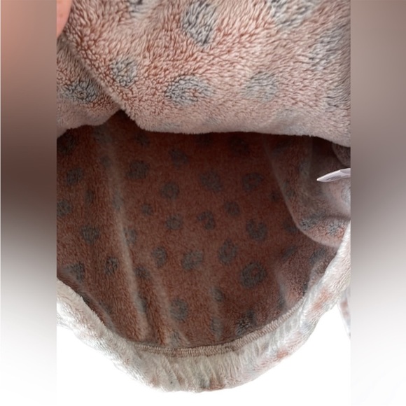 Hippie Rose Faux Fur Leopard Print Sweater-Medium - Picture 6 of 7